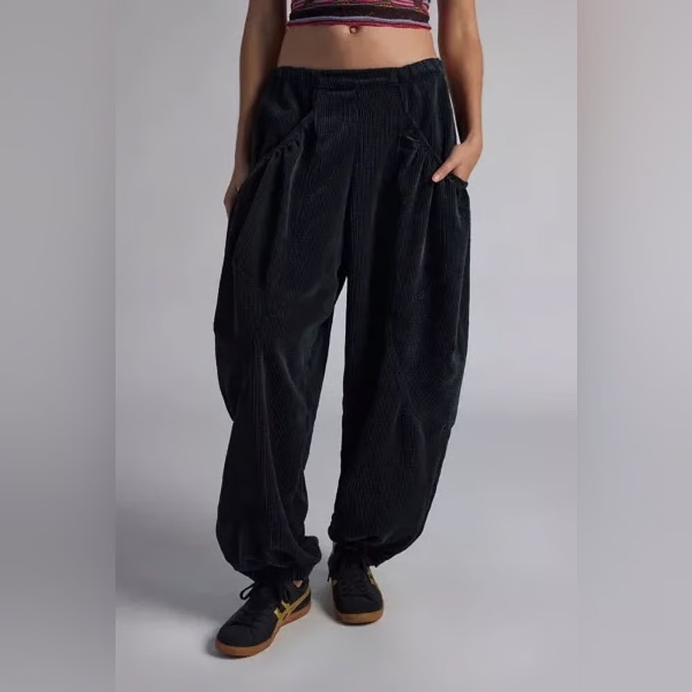 BDG Women Size Small Black Em Corduroy Pocket Baggy Boho Pant